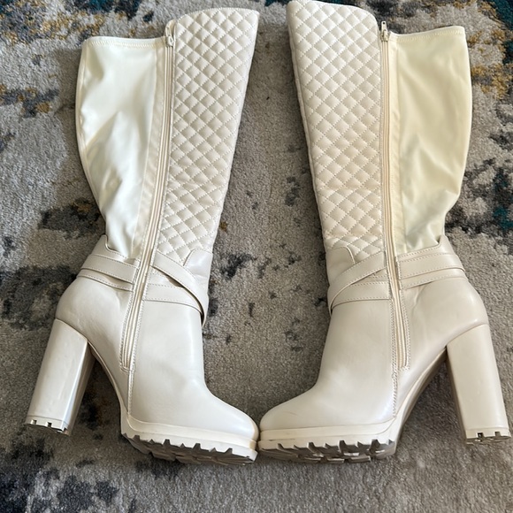 Quilted boots size 10 - Picture 5 of 6